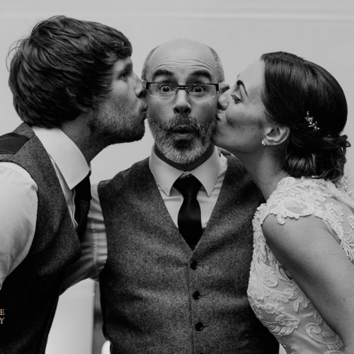 Cheeky kiss for Devon Wedding Singer